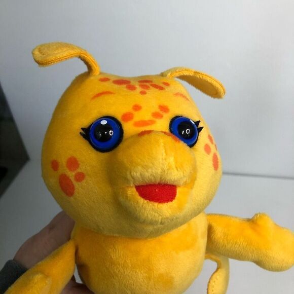 wicked cool toys 9 inch teddy ruxpin grubby hug 2018 plush sings happy birthday - Picture 4 of 9